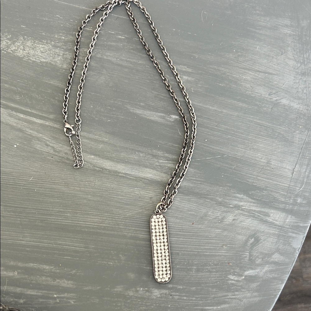 Elegant Silver Pendant Necklace
